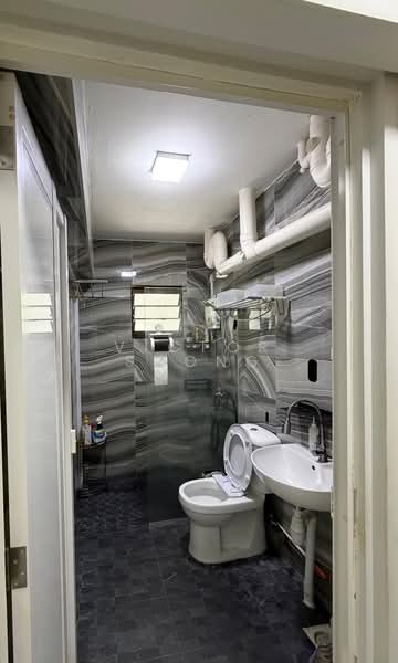 484 Admiralty Link, 484 Admiralty Link, 3 Bedrooms, 1,184 sqft, HDB Flat For Sale, by Victor Soong, 500194861 - Bathroom - PropertyGuru.com.sg