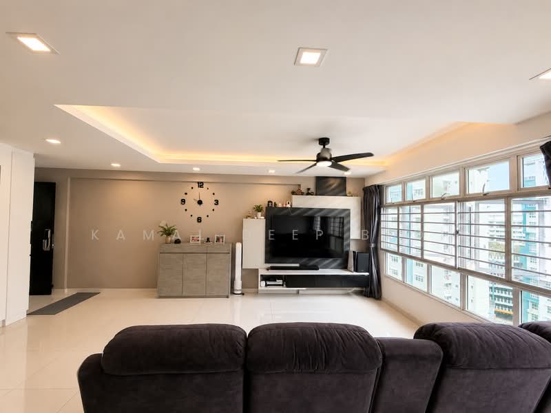 316C Yishun Greenwalk, 316C Yishun Avenue 9, 3 Bedrooms, 1,205 sqft, HDB Flat For Sale, by Kamal Deep Bodi, 500194900 - Living Room - PropertyGuru.com.sg