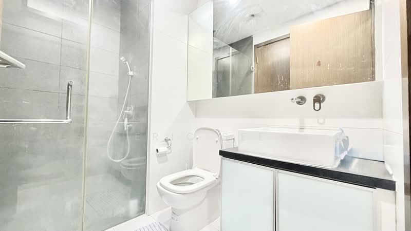 Smart Suites, 302 Sims Avenue, 1 Bedroom, 527 sqft, Condominium For Rent, by Eric See, 500194918 - Bathroom - PropertyGuru.com.sg