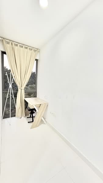 Smart Suites, 302 Sims Avenue, 1 Bedroom, 527 sqft, Condominium For Rent, by Eric See, 500194918 - Study - PropertyGuru.com.sg