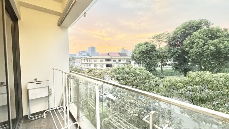 Smart Suites, 302 Sims Avenue, 1 Bedroom, 527 sqft, Condominium For Rent, by Eric See, 500194918 - Balcony - PropertyGuru.com.sg