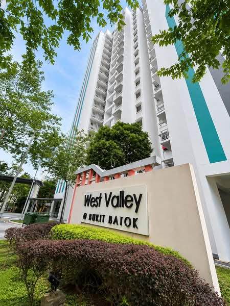 448A Bukit Batok West Avenue 9, 448A Bukit Batok West Avenue 9, 2 Bedrooms, 732 sqft, HDB Flat For Rent, by ARTHUR, 500194919 - Exterior - PropertyGuru.com.sg