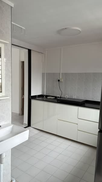 4 Sago Lane, 4 Sago Lane, 2 Bedrooms, 721 sqft, HDB Flat For Rent, by Alex Goh, 500194928 - Kitchen - PropertyGuru.com.sg