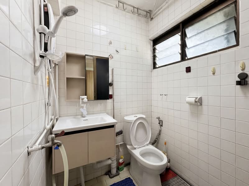 108 Woodlands Street 13, 108 Woodlands Street 13, 3 Bedrooms, 980 sqft, HDB Flat For Sale, by Jamie Sim, 500194948 - Bathroom - PropertyGuru.com.sg