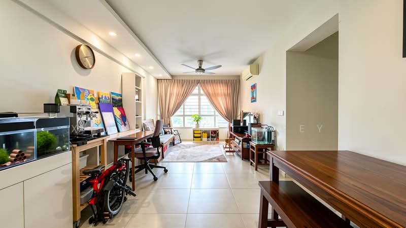 180C Rivervale Crescent, 180C Rivervale Crescent, 3 Bedrooms, 1,001 sqft, HDB Flat For Sale, by Xiang Rui Issey Lim, 500194953 - Living Room - PropertyGuru.com.sg