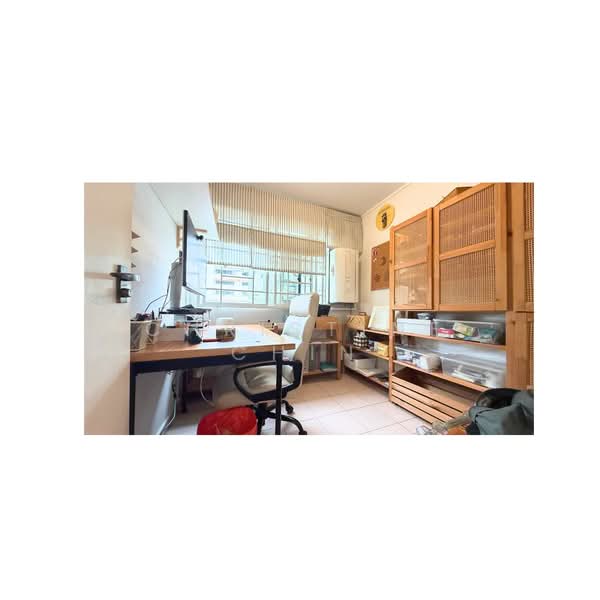 4 Holland Close, 4 Holland Close, 3 Bedrooms, 700 sqft, HDB Flat For Rent, by Christine Chin, 500194955 - Study - PropertyGuru.com.sg