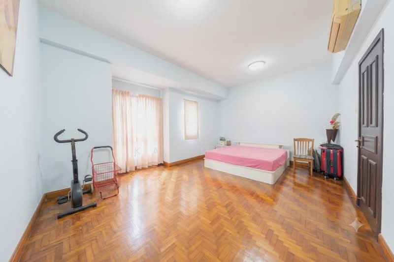 Villa Verde, Verde Grove, 5 Bedrooms, 3,620 sqft, Terraced House For Sale, by Kai Mun, 500194957 - Bedroom - PropertyGuru.com.sg