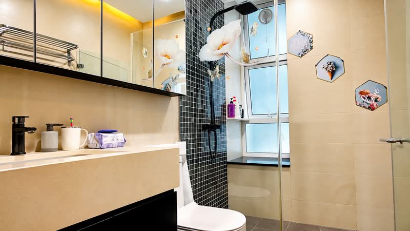 Ritz Regency, 8 Ipoh Lane, 3 Bedrooms, 1,195 sqft, Apartment For Sale, by Alvin Chua, 500194958 - common Bathroom - PropertyGuru.com.sg