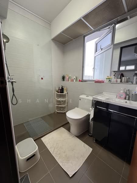 25A Saint George's Lane, 25A Saint George's Lane, 3 Bedrooms, 990 sqft, HDB Flat For Sale, by Shanice Yong, 500194974 - Master Bathroom  - PropertyGuru.com.sg