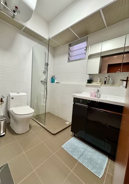 25A Saint George's Lane, 25A Saint George's Lane, 3 Bedrooms, 990 sqft, HDB Flat For Sale, by Shanice Yong, 500194974 - Common Bathroom - PropertyGuru.com.sg
