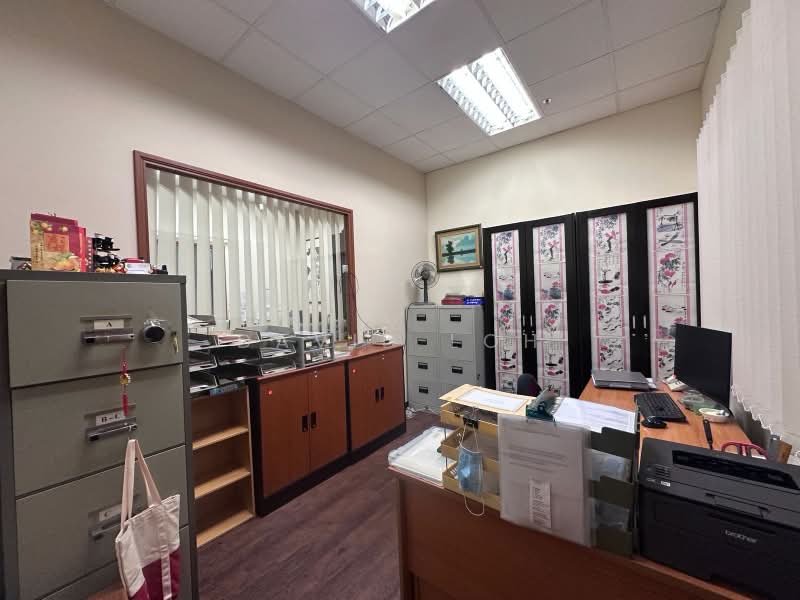 Pioneer Junction, 3 Soon Lee Street, 1,324 sqft, Factory / Workshop (B2) For Sale, by David Loh, 500194982 - Study - CommercialGuru.com.sg