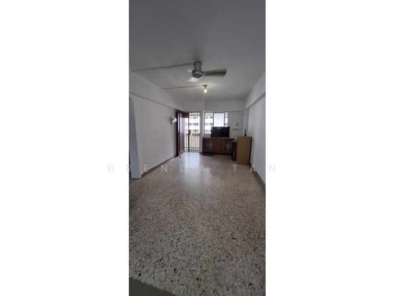604 Ang Mo Kio Avenue 5, 604 Ang Mo Kio Avenue 5, 2 Bedrooms, 721 sqft, HDB Flat For Rent, by Brenda Tan, 500194986 - Living Room - PropertyGuru.com.sg