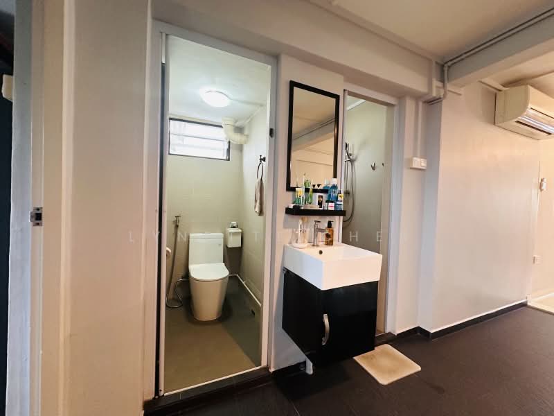 24 Sin Ming Road, 24 Sin Ming Road, 2 Bedrooms, 700 sqft, HDB Flat For Sale, by Lynette Cher, 500194992 - Bathroom - PropertyGuru.com.sg