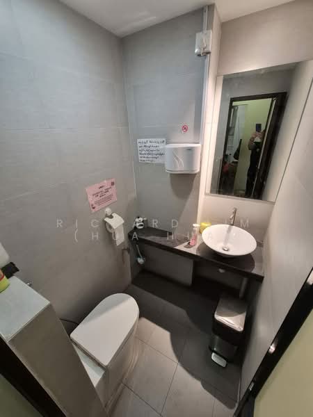Restaurant For Rent / Take-Over, Liang Seah Street, 624 sqft, Food & Beverage For Rent, by Richard Lim (Hua Hua), 500194996 - Bathroom - CommercialGuru.com.sg
