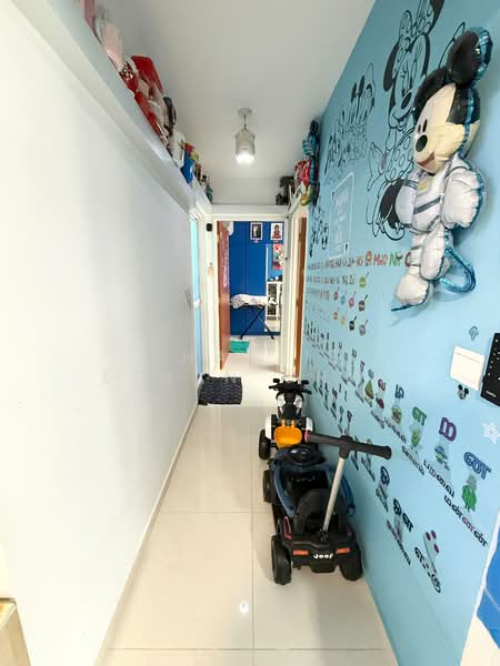 326C Sumang Walk, 326C Sumang Walk, 2 Bedrooms, 732 sqft, HDB Flat For Sale, by Charlie Ethan Chia, 500194998 - Corridor - PropertyGuru.com.sg