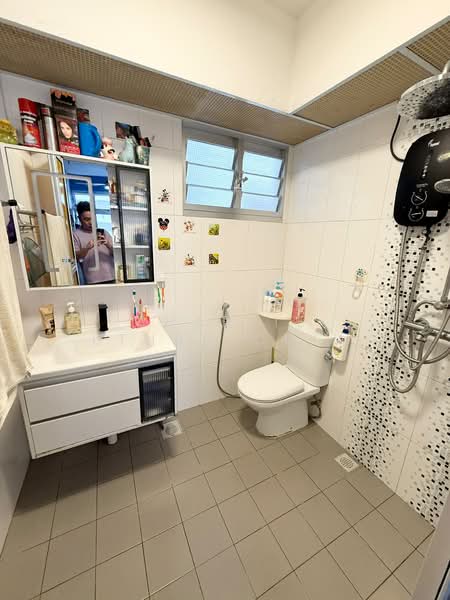 326C Sumang Walk, 326C Sumang Walk, 2 Bedrooms, 732 sqft, HDB Flat For Sale, by Charlie Ethan Chia, 500194998 - Bathroom - PropertyGuru.com.sg