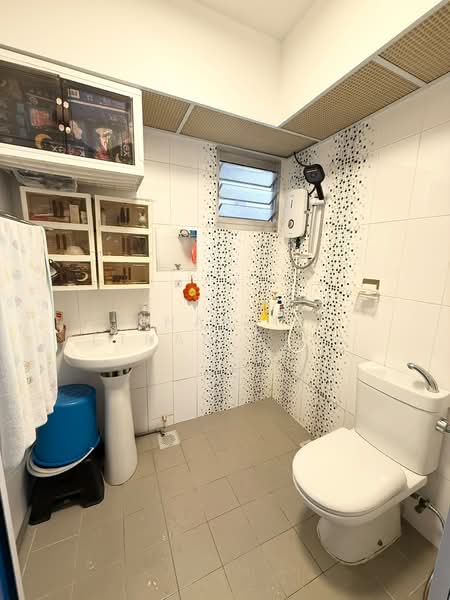 326C Sumang Walk, 326C Sumang Walk, 2 Bedrooms, 732 sqft, HDB Flat For Sale, by Charlie Ethan Chia, 500194998 - Bathroom - PropertyGuru.com.sg