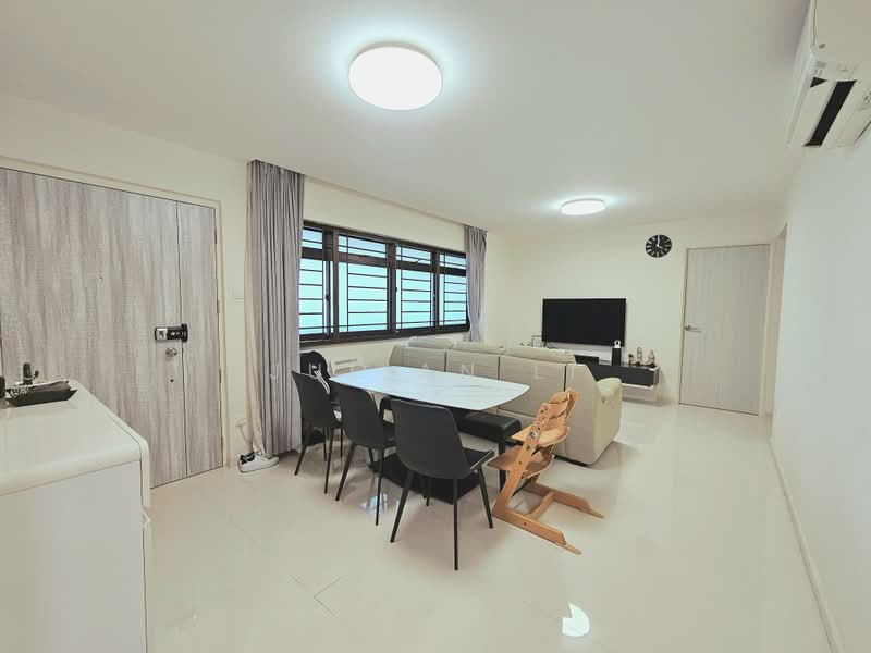 813 Jellicoe Road, 813 Jellicoe Road, 3 Bedrooms, 968 sqft, HDB Flat For Sale, by Julian Li, 500195006 - Living Room - PropertyGuru.com.sg