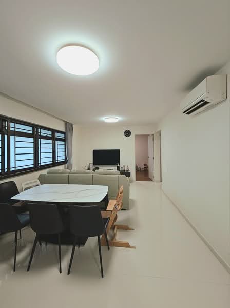813 Jellicoe Road, 813 Jellicoe Road, 3 Bedrooms, 968 sqft, HDB Flat For Sale, by Julian Li, 500195006 - Living Room - PropertyGuru.com.sg