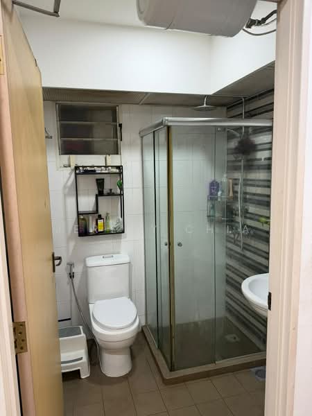 619B Punggol Drive, 619B Punggol Drive, 3 Bedrooms, 1,000 sqft, HDB Flat For Sale, by Jeremy Chia, 500195008 - Bathroom - PropertyGuru.com.sg