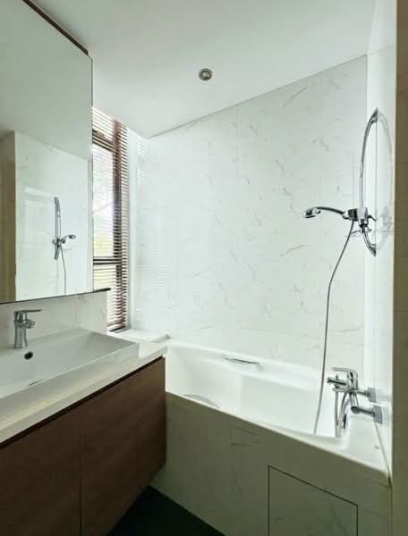 The Carpmaelina, 48 Carpmael Road, 3 Bedrooms, 1,841 sqft, Condominium For Rent, by Eirene Phua, 500195016 - Master Bathroom - PropertyGuru.com.sg