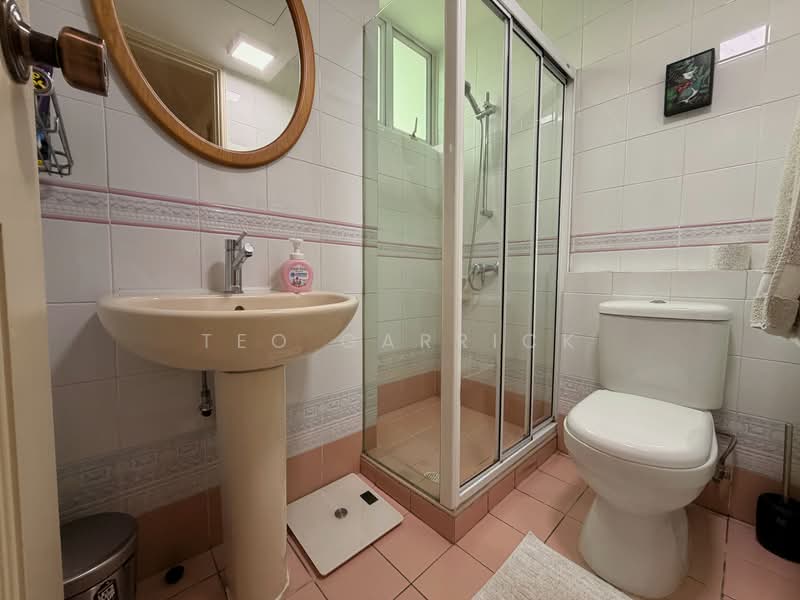 Symphony Heights, 37 Hume Avenue, 3 Bedrooms, 1,647 sqft, Condominium For Rent, by Teo Garrick, 500195020 - Bathroom - PropertyGuru.com.sg
