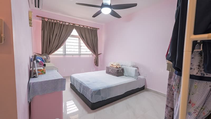 512B Yishun Street 51, 512B Yishun Street 51, 3 Bedrooms, 1,001 sqft, HDB Flat For Sale, by Nadiyah Kamsani, 500195039 - Masterbedroom - PropertyGuru.com.sg