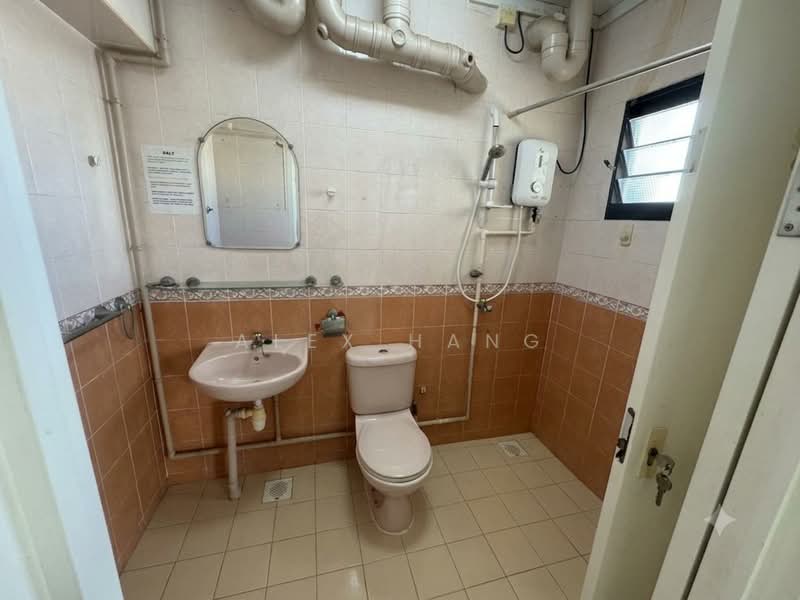 260B Sengkang East Way, 260B Sengkang East Way, 3 Bedrooms, 1,184 sqft, HDB Flat For Sale, by Alex Hang, 500195048 - Bathroom - PropertyGuru.com.sg