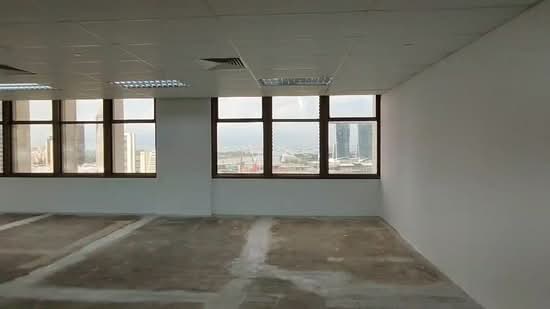 Peninsula Plaza, 111 North Bridge Road, 2,175 sqft, Office For Rent, by Henry Ng, 500195049 - CommercialGuru.com.sg