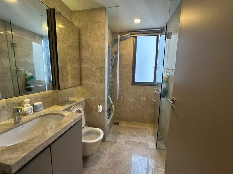 Riversails, 4 Upper Serangoon Crescent, 2 Bedrooms, 850 sqft, Condominium For Rent, by Sun Tiong, 500195056 - Master Bath - PropertyGuru.com.sg