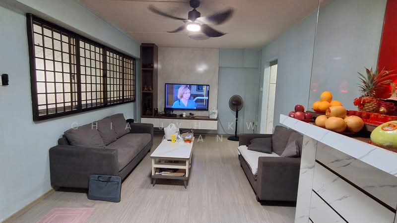 433 Yishun Avenue 6, 433 Yishun Avenue 6, 3 Bedrooms, 904 sqft, HDB Flat For Sale, by Chia Jyh Kwang Alan, 500195061 - Living Room - PropertyGuru.com.sg