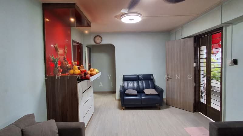 433 Yishun Avenue 6, 433 Yishun Avenue 6, 3 Bedrooms, 904 sqft, HDB Flat For Sale, by Chia Jyh Kwang Alan, 500195061 - Living Room - PropertyGuru.com.sg