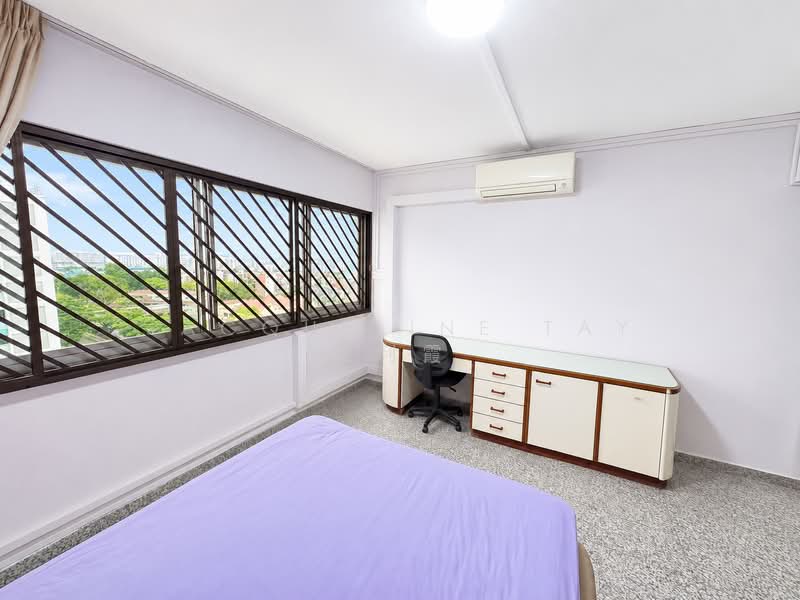 135 Serangoon North Avenue 2, 135 Serangoon North Avenue 2, 4 Bedrooms, 1,410 sqft, HDB Flat For Sale, by Jacqueline Tay 戴利霞, 500195069 - Bedroom - PropertyGuru.com.sg