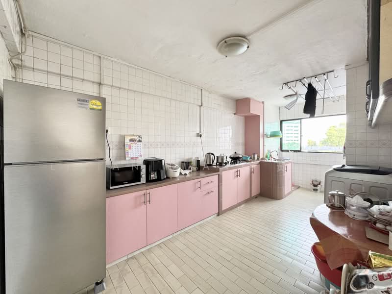 232 Tampines Street 21, 232 Tampines Street 21, 3 Bedrooms, 1,302 sqft, HDB Flat For Sale, by Lilian Huang 黄丽莲, 500195071 - Kitchen - PropertyGuru.com.sg