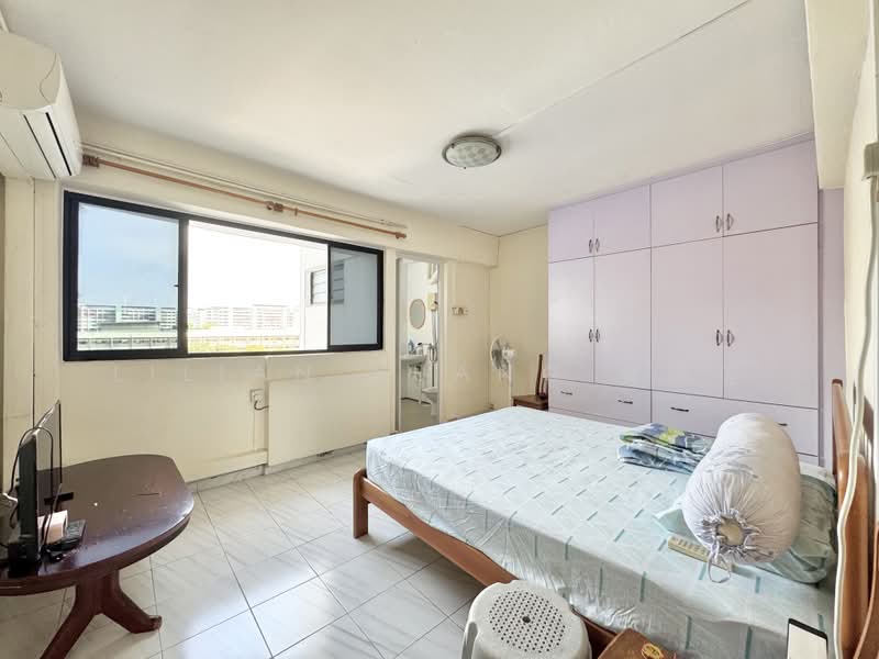 232 Tampines Street 21, 232 Tampines Street 21, 3 Bedrooms, 1,302 sqft, HDB Flat For Sale, by Lilian Huang 黄丽莲, 500195071 - Master Bedroom - PropertyGuru.com.sg