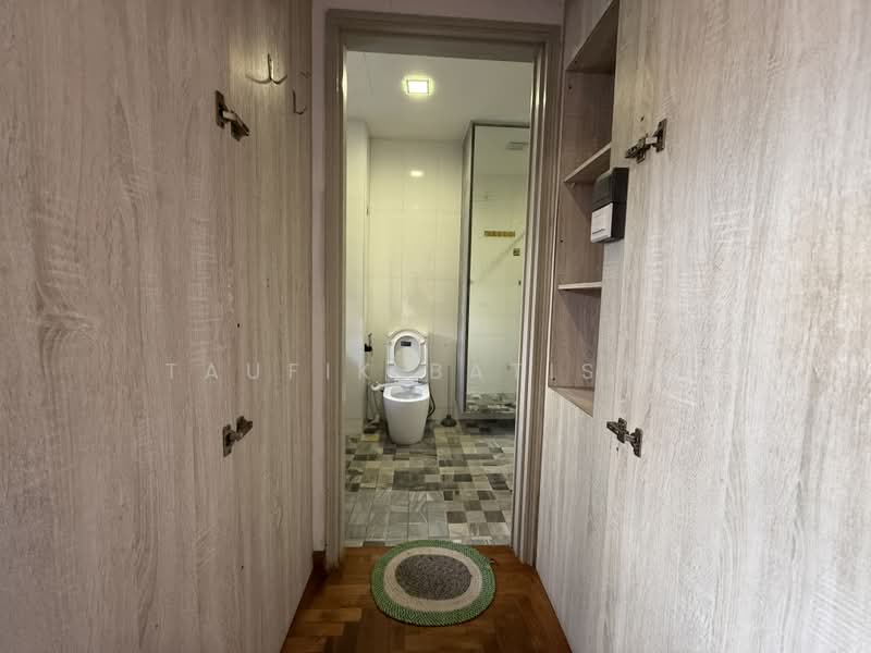Loyang Villas, 46 Loyang Rise, Room Rental, 300 sqft, Terraced House For Rent, by Taufik Batisah, 500195076 - Bathroom - PropertyGuru.com.sg