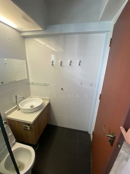 93B Telok Blangah Street 31, 93B Telok Blangah Street 31, 2 Bedrooms, 732 sqft, HDB Flat For Sale, by Alex Hang, 500195084 - Bathroom - PropertyGuru.com.sg
