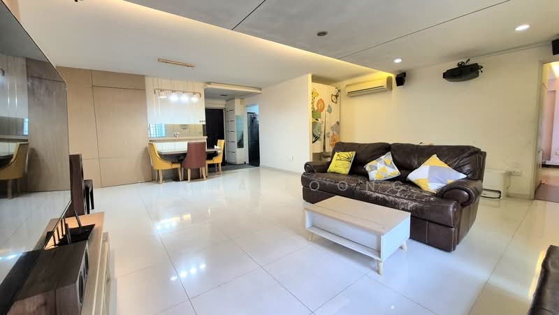383 Bukit Batok West Avenue 5, 383 Bukit Batok West Avenue 5, 3 Bedrooms, 1,238 sqft, HDB Flat For Sale, by Fiona Foong, 500195086 - Living Room - PropertyGuru.com.sg