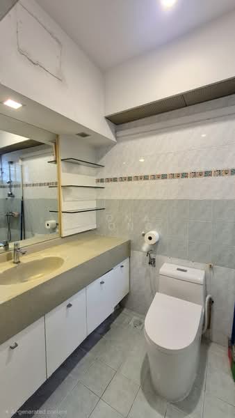 383 Bukit Batok West Avenue 5, 383 Bukit Batok West Avenue 5, 3 Bedrooms, 1,238 sqft, HDB Flat For Sale, by Fiona Foong, 500195086 - Bathroom - PropertyGuru.com.sg