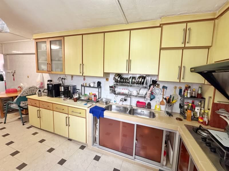 798 Yishun Ring Road, 798 Yishun Ring Road, 3 Bedrooms, 1,302 sqft, HDB Flat For Sale, by Samuel Ong, 500195087 - Kitchen - PropertyGuru.com.sg