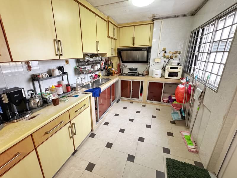 798 Yishun Ring Road, 798 Yishun Ring Road, 3 Bedrooms, 1,302 sqft, HDB Flat For Sale, by Samuel Ong, 500195087 - Kitchen - PropertyGuru.com.sg