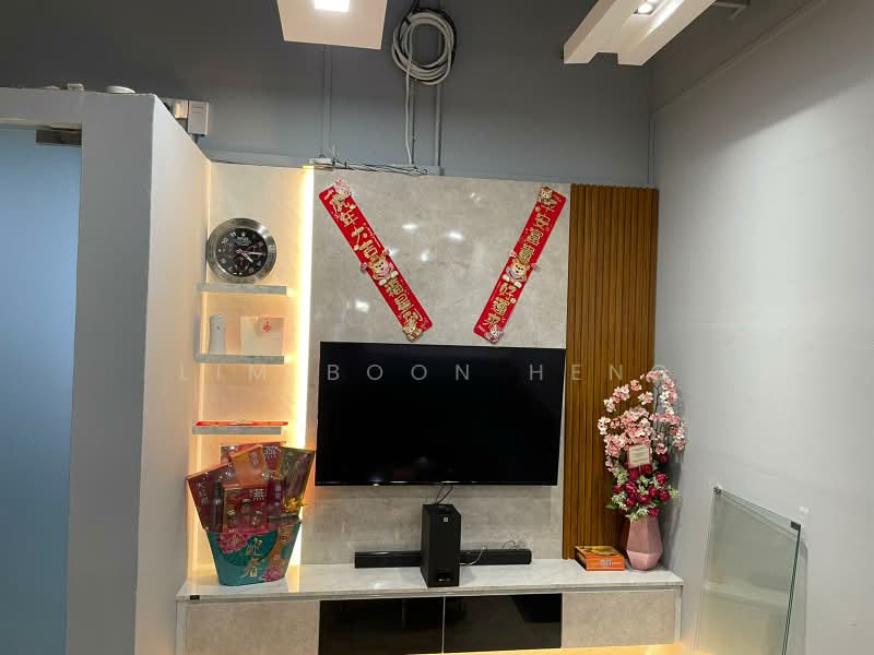 Oxley BizHub, 61 Ubi Road 1, Eunos / Geylang / Paya Lebar, 1,960 sqft, Light Industrial (B1) For Sale, by Lim Boon Heng, 500195092 - Living Room - CommercialGuru.com.sg