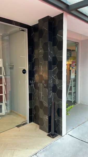Oxley BizHub, 61 Ubi Road 1, Eunos / Geylang / Paya Lebar, 1,960 sqft, Light Industrial (B1) For Sale, by Lim Boon Heng, 500195092 - Exterior - CommercialGuru.com.sg