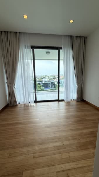 The Residences at W Sentosa Cove, 1 Ocean Way, 3 Bedrooms, 1,658 sqft, Condominium For Rent, by Shirley Tan, 500195094 - Master bedroom  - PropertyGuru.com.sg