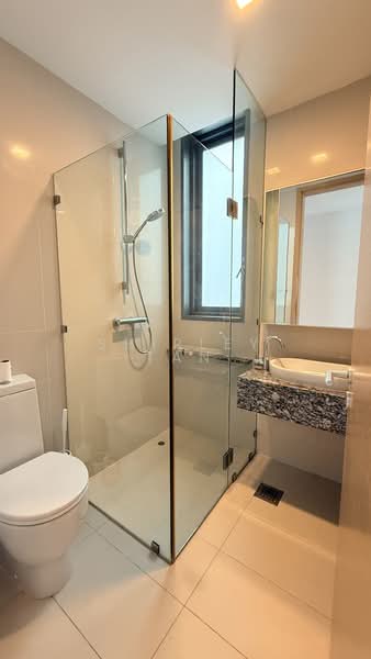 The Residences at W Sentosa Cove, 1 Ocean Way, 3 Bedrooms, 1,658 sqft, Condominium For Rent, by Shirley Tan, 500195094 - Common bathroom  - PropertyGuru.com.sg