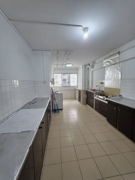 615 Yishun Ring Road, 615 Yishun Ring Road, 2 Bedrooms, 786 sqft, HDB Flat For Sale, by Amy Zeng 房姐姐, 500195104 - Kitchen - PropertyGuru.com.sg