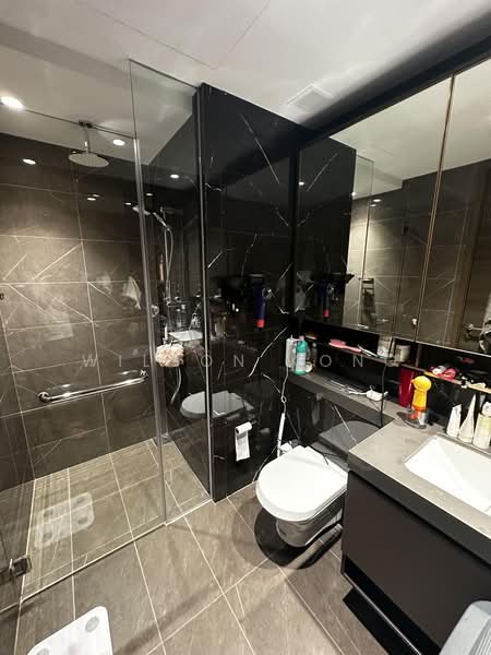 The Florence Residences, 99 Hougang Avenue 2, 2 Bedrooms, 797 sqft, Condominium For Sale, by Wilson Kong, 500195120 - Main Bathroom - PropertyGuru.com.sg