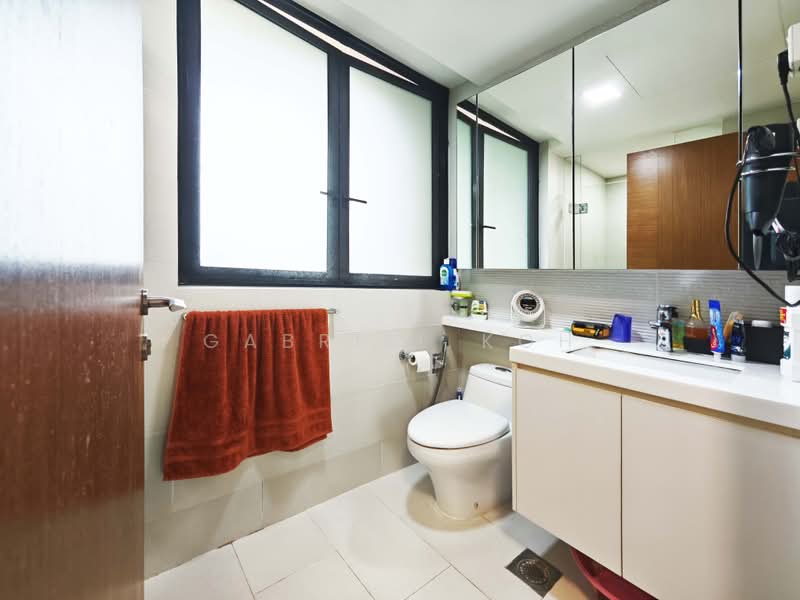The Topiary, 13 Fernvale Lane, 3 Bedrooms, 1,087 sqft, Executive Condominium For Sale, by Gabriel Koh, 500195121 - Bathroom - PropertyGuru.com.sg