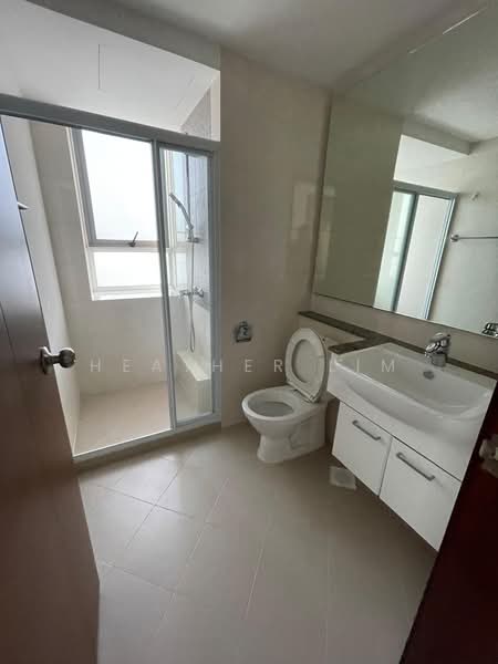 Meraprime, 301 Jalan Bukit Ho Swee, Alexandra / Commonwealth, 2 Bedrooms, 840 sqft, Condominium For Sale, by HEATHER LIM, 500195123 - Bathroom - PropertyGuru.com.sg