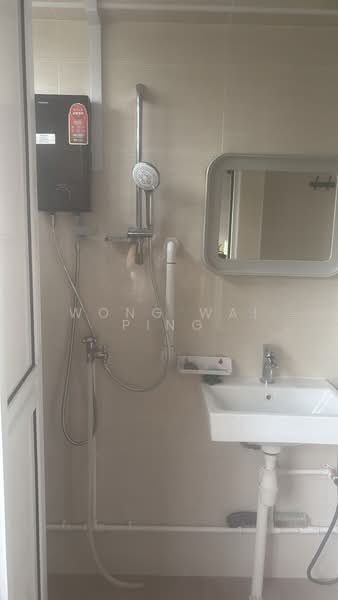 713 Jurong West Street 71, 713 Jurong West Street 71, Room Rental, 250 sqft, HDB Flat For Rent, by Wong Wai Ping, 500195125 - Bathroom - PropertyGuru.com.sg